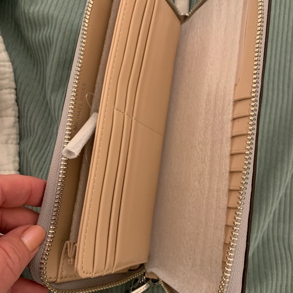 Michael Kors Shiny Silver MK Logo Wallet - Picture 9 of 11